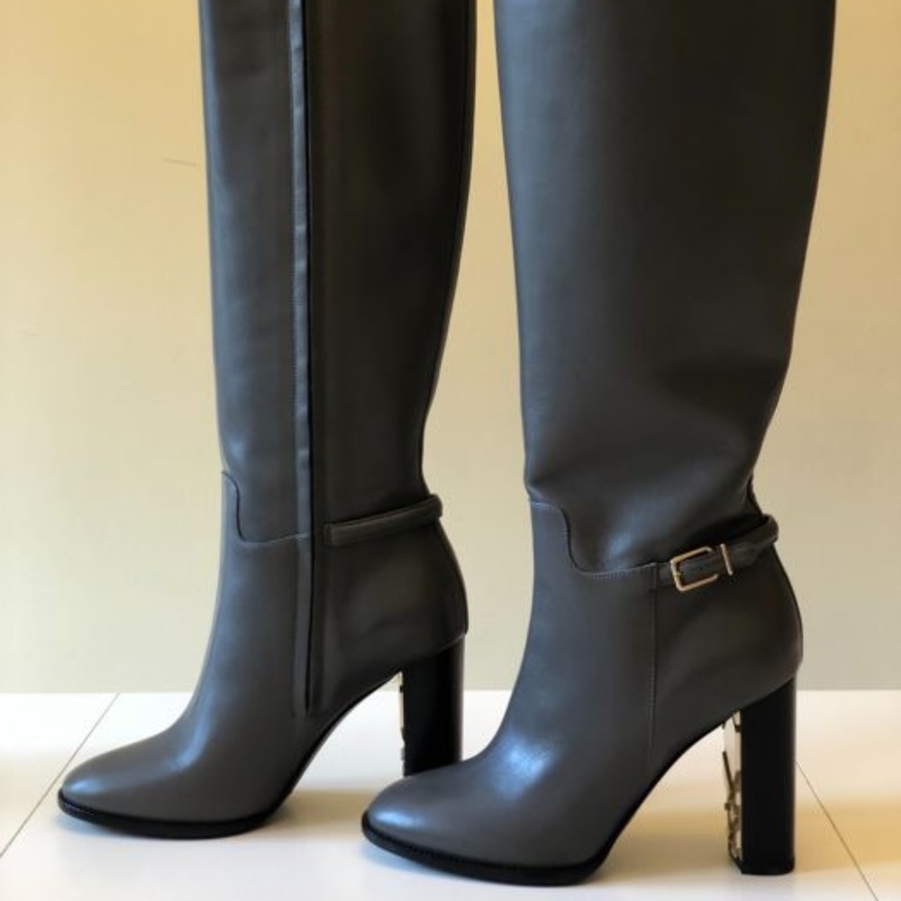 Burberry brown heeled boots with Gold detailing